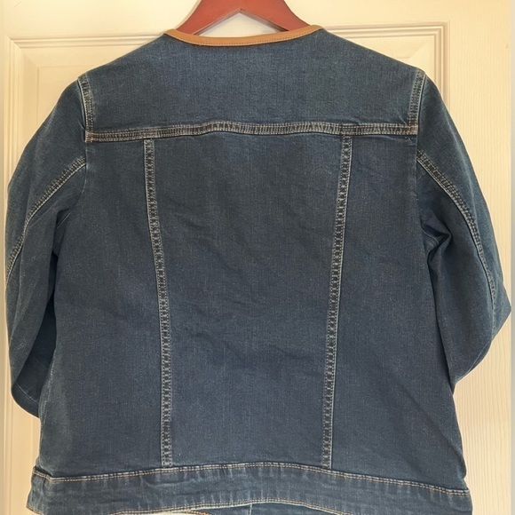 CHICO’S Size 0 Lady’s XS X-Small Dark Denim With Trim Jean Jacket - Picture 3 of 7